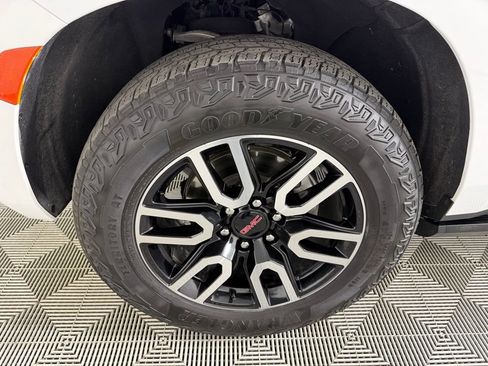 Used 2024 GMC Yukon AT4 w/ AT4 Premium Package image 12