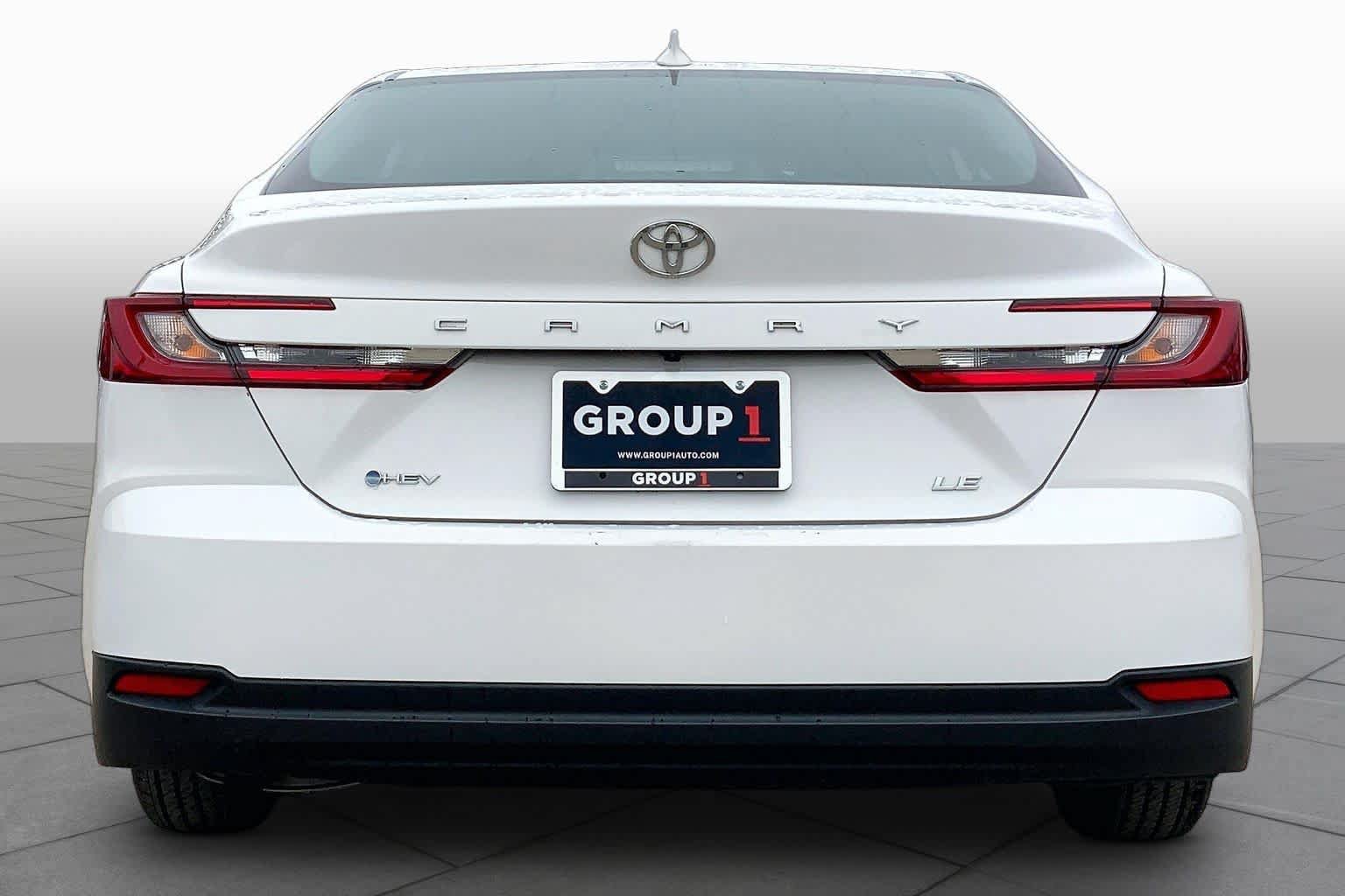 Used 2025 Toyota Camry LE w/ Convenience Package FWD image 5