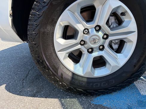 Used 2017 Toyota 4Runner SR5 Premium RWD image 45