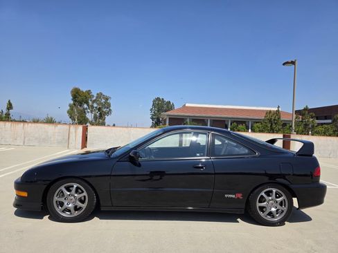 Used 2001 Acura Integra Type R FWD image 6