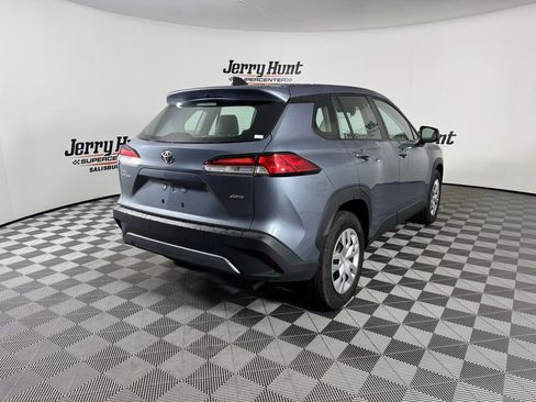 Used 2023 Toyota Corolla Cross L image 8