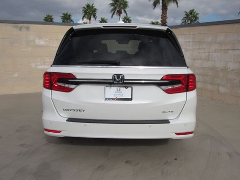 Used 2023 Honda Odyssey Elite image 7