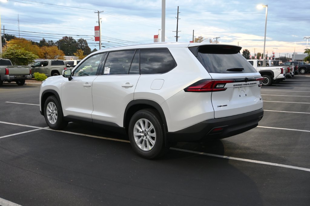 New 2026 Toyota Grand Highlander AWD Hybrid image 5