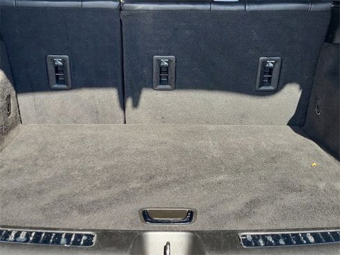 Used 2023 Cadillac XT4 Premium Luxury image 14