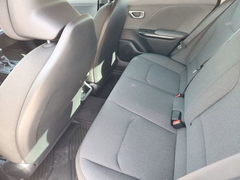 New 2025 Kia K4 LXS image 19