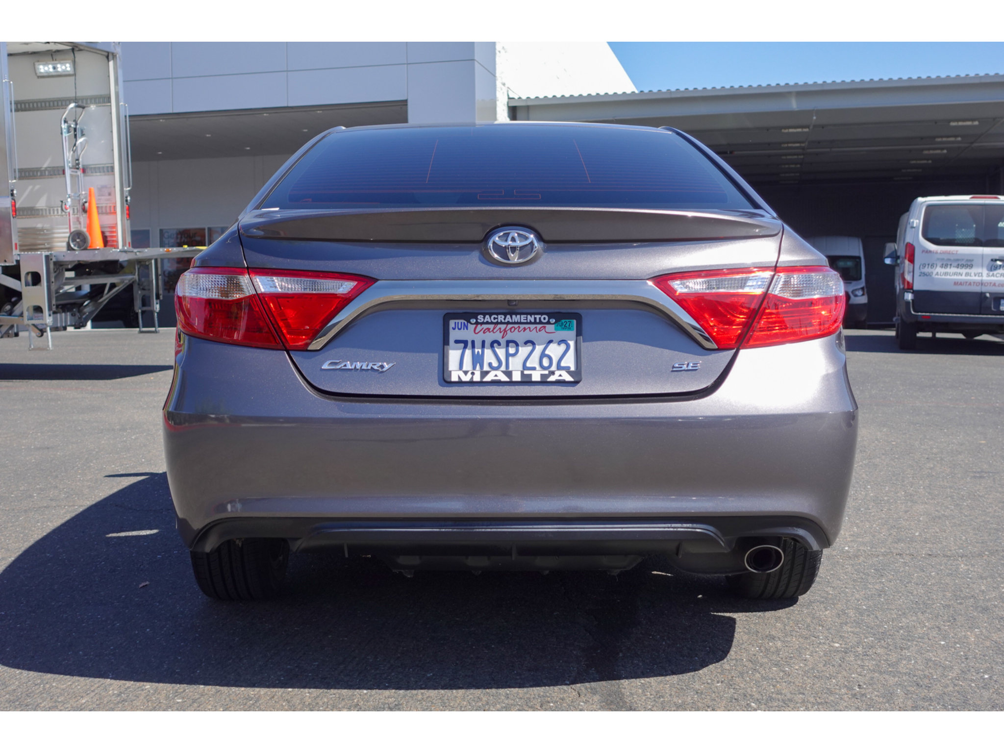 Used 2017 Toyota Camry SE FWD image 4