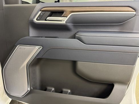 Used 2025 Chevrolet Silverado 2500 High Country w/ High Country Premium Package image 29