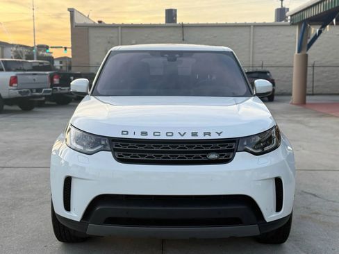 Used 2019 Land Rover Discovery SE image 2