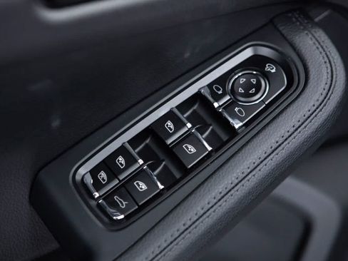 Certified 2026 Porsche Macan S AWD/4WD image 25