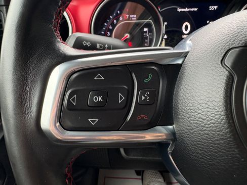 Used 2021 Jeep Gladiator Rubicon AWD/4WD image 17