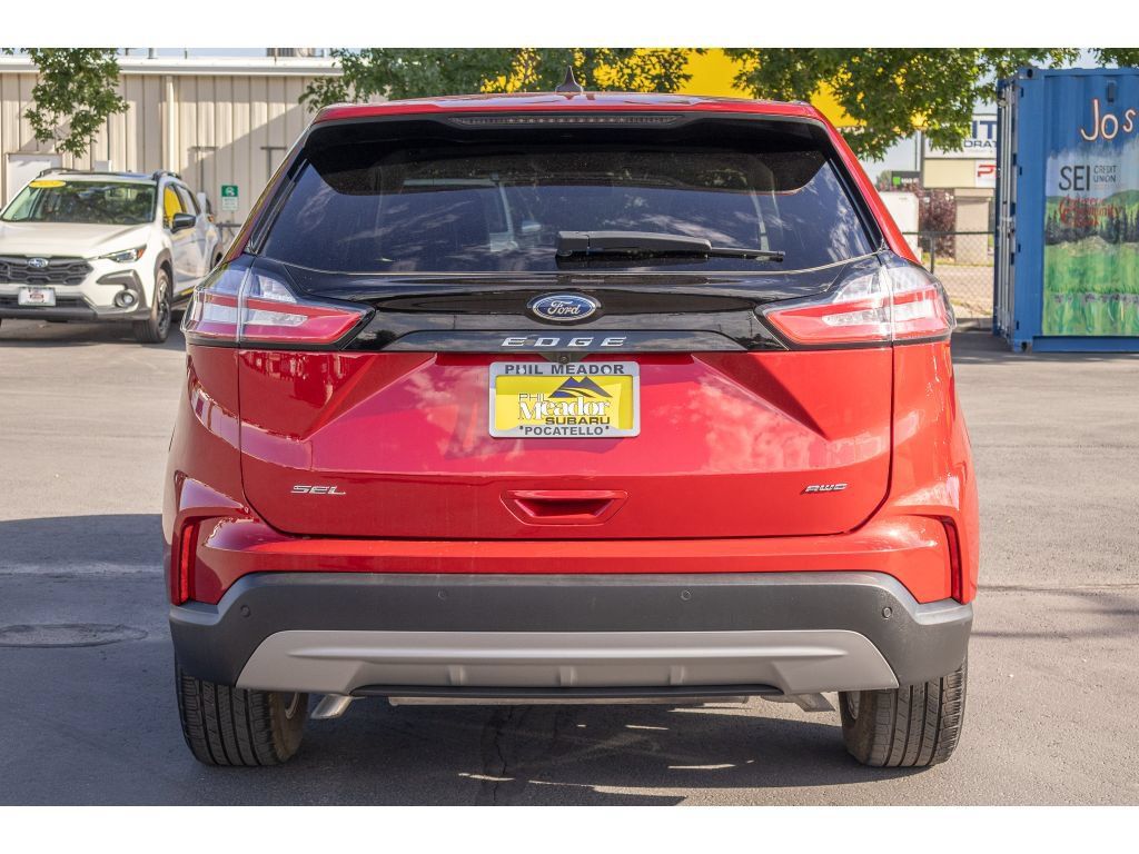 Used 2024 Ford Edge SEL w/ Convenience Package AWD/4WD image 4