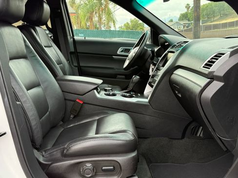 Used 2014 Ford Explorer XLT w/ Equipment Group 202A image 21