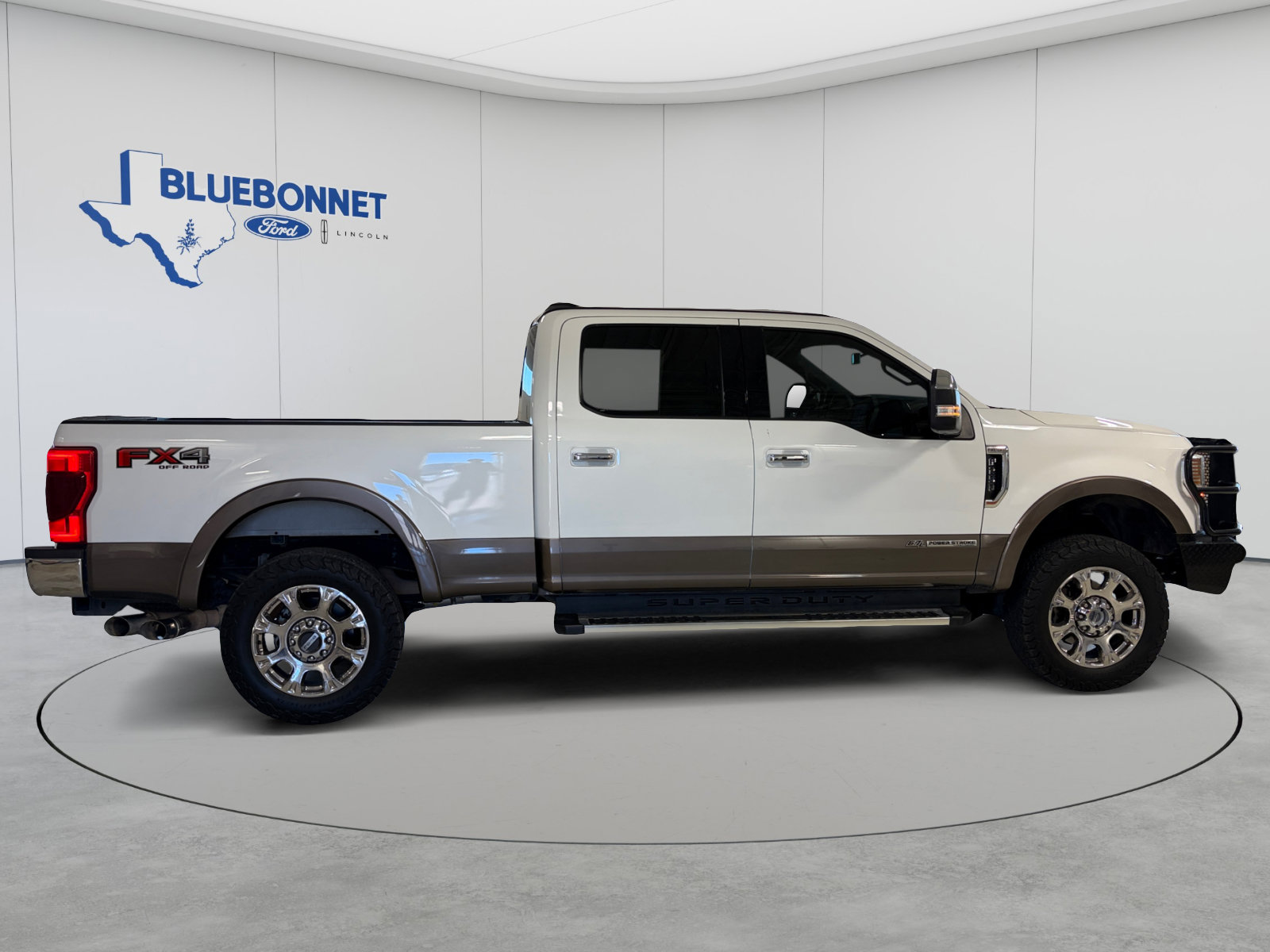 Used 2022 Ford F250 Lariat w/ Lariat Ultimate Package AWD/4WD image 4