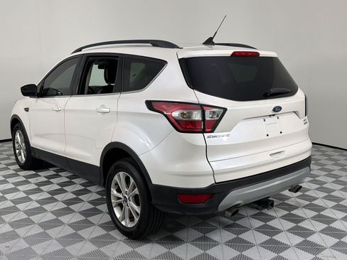Used 2018 Ford Escape SEL FWD image 3