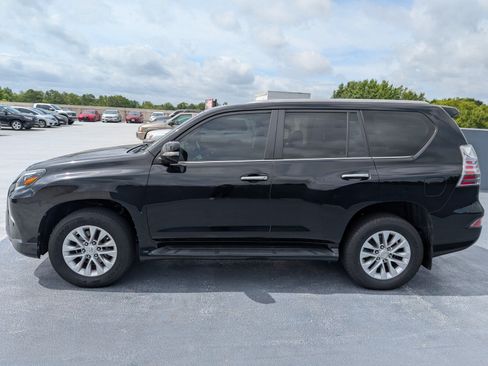 Used 2021 Lexus GX 460 Premium w/ Premium Package AWD/4WD image 2