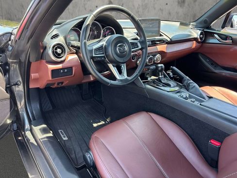 Used 2019 MAZDA MX-5 Miata RF Grand Touring RWD image 9