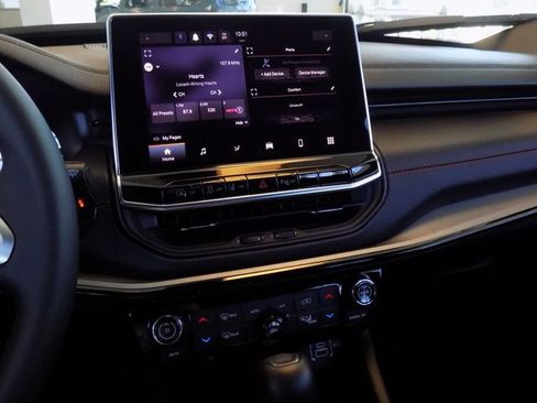 Certified 2025 Jeep Compass Trailhawk AWD/4WD image 18
