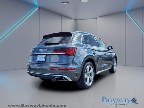 Used 2023 Audi Q5 2.0T Prestige w/ Prestige Package image 4