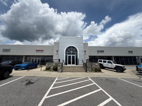 Used 2025 RAM 1500 Big Horn RWD image 6
