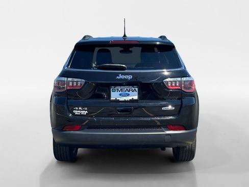 Used 2019 Jeep Compass Latitude w/ Popular Equipment Group AWD/4WD image 5