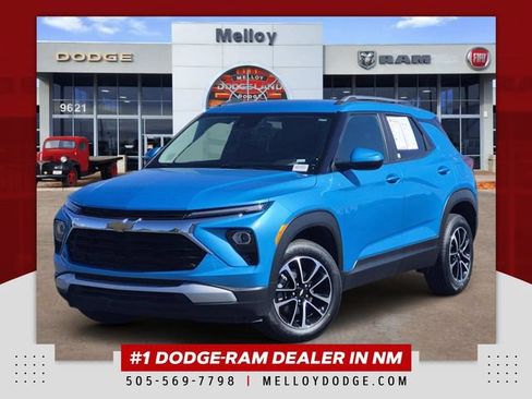 Used 2025 Chevrolet TrailBlazer LT AWD/4WD image 1