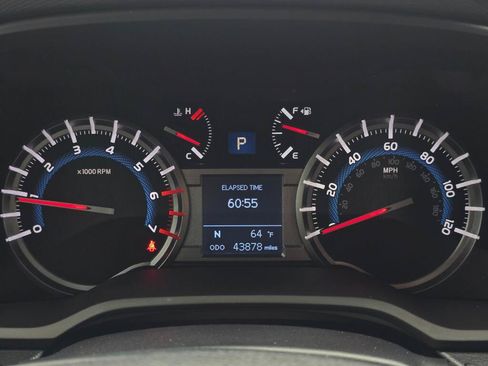Used 2018 Toyota 4Runner TRD Off-Road Premium AWD/4WD image 36