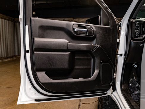 Used 2020 Chevrolet Silverado 1500 Custom Trail Boss image 25