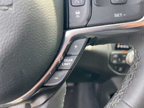 Used 2025 RAM 1500 Laramie image 18