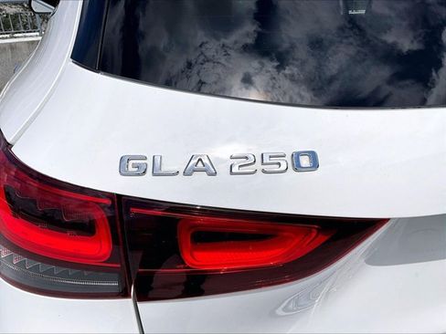 Used 2023 Mercedes-Benz GLA 250 image 30