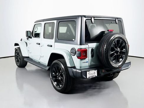 Used 2023 Jeep Wrangler Unlimited Sahara w/ Cold Weather Group AWD/4WD image 5