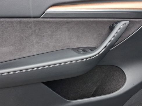 Used 2023 Tesla Model Y Long Range image 16