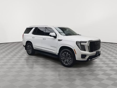 Certified 2025 GMC Yukon Elevation w/ LPO, Elevation Black Package AWD/4WD image 37