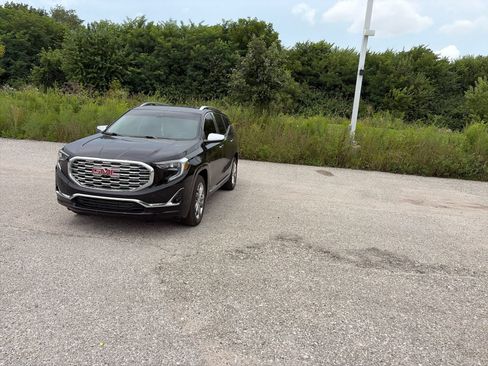 Used 2018 GMC Terrain Denali w/ Advanced Safety Package AWD/4WD image 2