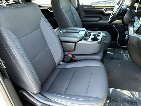 Used 2022 Chevrolet Silverado 1500 LT image 11