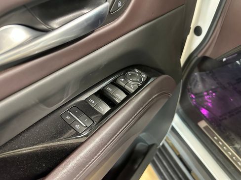 Used 2023 Cadillac Escalade V AWD/4WD image 13