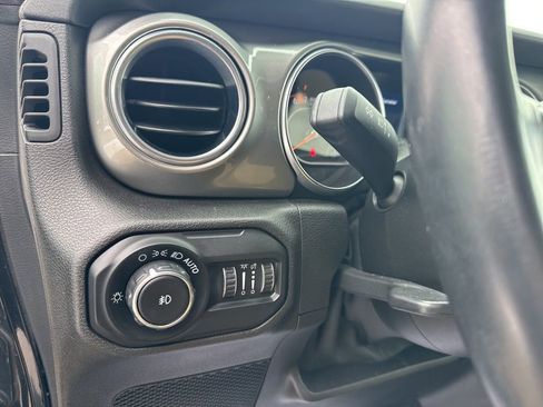 Used 2021 Jeep Wrangler Unlimited Sahara image 12