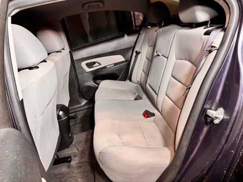 Used 2014 Chevrolet Cruze LT w/ Technology Package FWD image 19