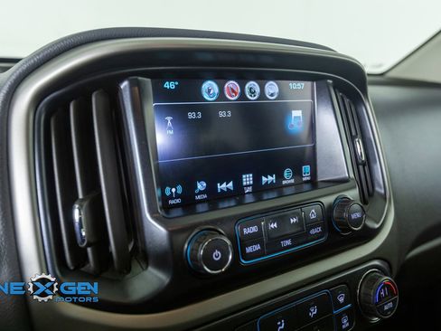 Used 2017 Chevrolet Colorado Z71 AWD/4WD image 17