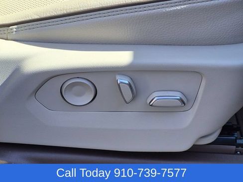 Used 2023 GMC Yukon XL Denali AWD/4WD image 43