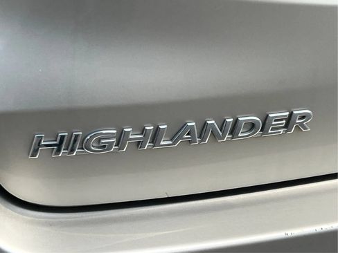 Used 2016 Toyota Highlander XLE AWD/4WD image 29
