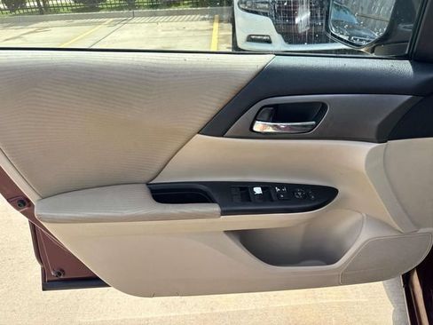 Used 2015 Honda Accord LX image 18