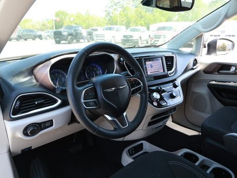 Used 2023 Chrysler Voyager LX FWD image 25