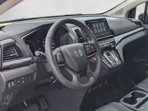 Used 2026 Honda Odyssey Elite image 11