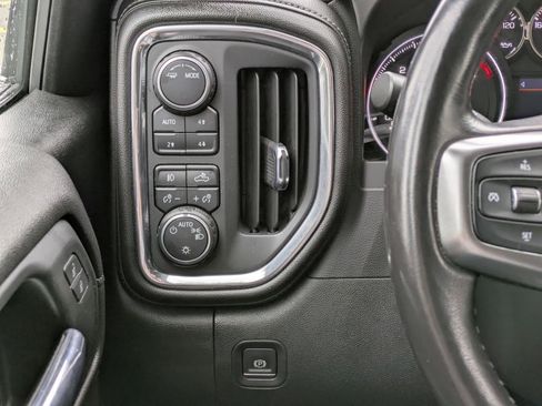 Used 2020 Chevrolet Silverado 1500 RST image 18