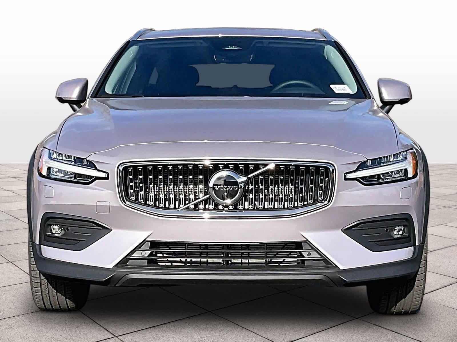 New 2026 Volvo V60 B5 Cross Country Plus w/ Climate Package AWD/4WD image 5
