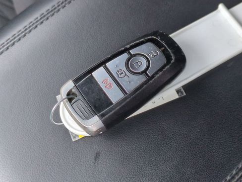 Used 2020 Ford Explorer XLT w/ Comfort Package image 34