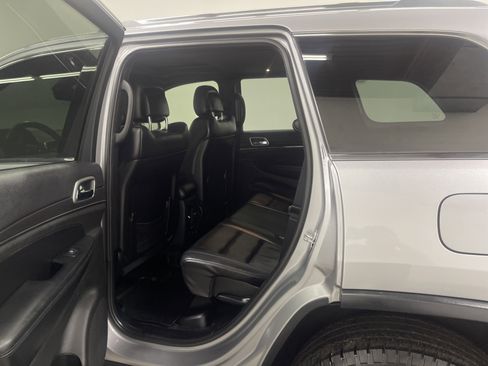 Used 2018 Jeep Grand Cherokee Limited image 13