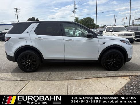 Used 2020 Land Rover Discovery Sport SE image 22