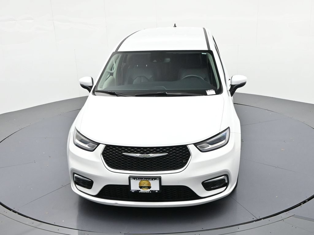 Used 2023 Chrysler Pacifica Touring-L FWD image 23