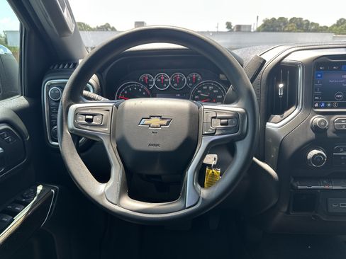 Used 2020 Chevrolet Silverado 1500 LT w/ Trailering Package AWD/4WD image 17